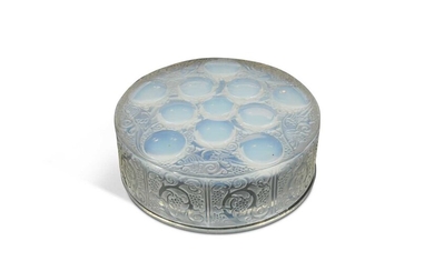 Roger, a Lalique opalescent glass powder box and cover