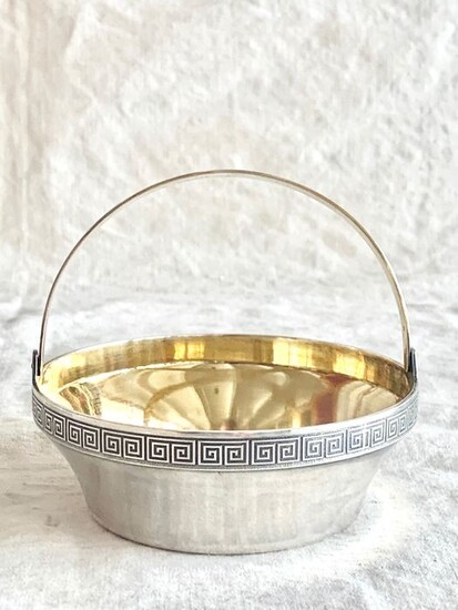 Russian silver - A magnificent bon bon Serving bowl- .916 (88 Zolotniki) silver - Russian silversmith- Russia - Mid 20th century
