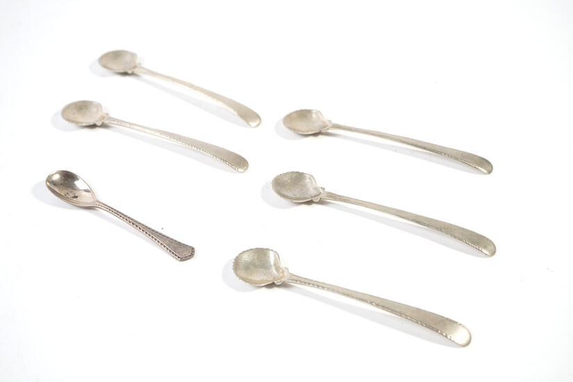 SIX IRISH SILVER CONDIMENT SPOONS AND ONE MUSTARD SPOON (7)