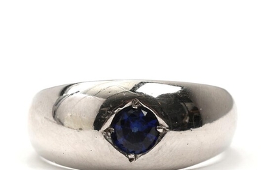 SOLD. Sapphire ring set with faceted sapphire, mounted in 14k white gold. Size 59. Weight app. 8.5 g. – Bruun Rasmussen Auctioneers of Fine Art