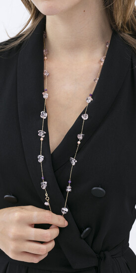 Sautoir or 750 retenant des quartz roses polis alternés de billes d'améthyste et de corail rose, long. 90 cm