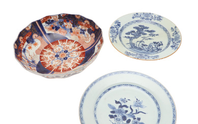 TWO LATE 18TH CENTURY CHINESE EXPORT PLATES AND AN IMARI BOWL.