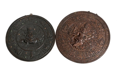 Tibet, XIXe siècle Deux médaillons en cuivre...