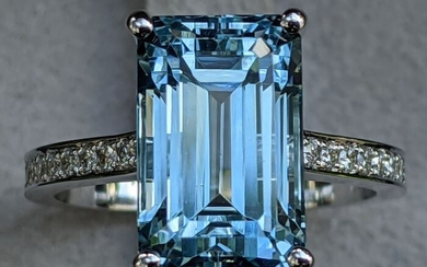 Top 6.85 Carat Aquamarine and Diamonds Ring - 14 kt. White gold - Ring - 6.85 ct Aquamarine - Diamonds, no reserve