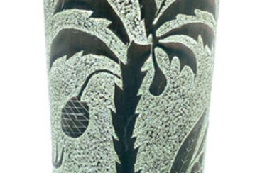 לאספני אמנות שוחות (Trench art) - כד עשוי מתרמיל של פגז 1968