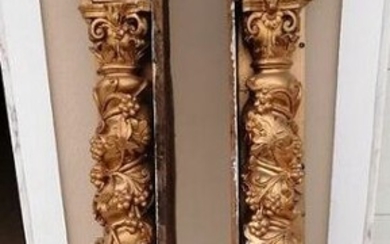 Two Salomonic altar columns, walnut - Baroque - Gilt, Walnut - 18th century
