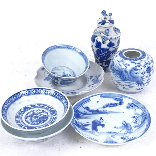 Various Oriental blue and white ceramics, including miniatur...