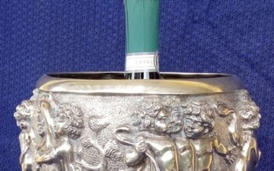 Vase, Wine cooler, unique and rare vase (1) - Silver - Europe - 20th century