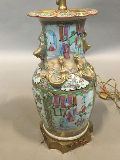 Vase balustre à porcelaine à décor polychrome... - Lot 217 - Oger - Blanchet