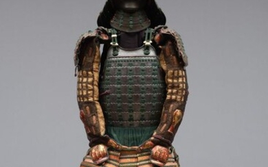 Yoroi - lacquered metal and misc. - Momoyama period suit-of-armor with an early Edo period zunari kabuton:- Japan - approx. 400 years old - Momoyama - early Edo period