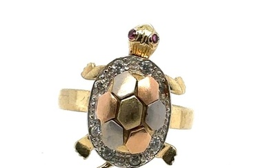 10 k Yellow, White & Rose Gold Moving Turtle Ring