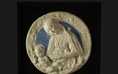 D'APRES L'ATELIER DES DELLA ROBBIA Vierge à l'Enfant en buste entourée de chérubins