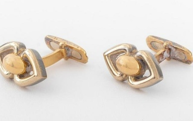 18K yellow gold cufflinks, designed by Chaumet, brightly polished, worn through cuffs with lever