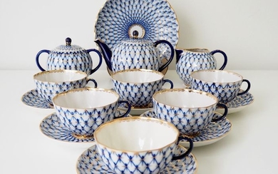 Anna Yatskevich - Lomonosov Imperial Porcelain Factory- Tulip "Cobalt Net" Tea set for 6 - Gold, Porcelain