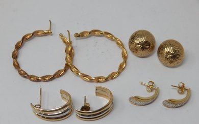 4 x Pairs of 9ct Gold Earrings: Weight 8.32g