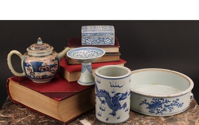 A 19th century Chinese stem cup, decorated in underglaze blu...