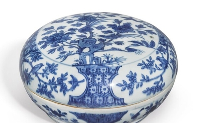 A BLUE AND WHITE 'BIRD AND FLOWER' SECTIONED BOX AND COVER, WANLI MARK AND PERIOD