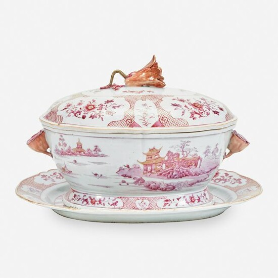 A Chinese export porcelain puce-decorated tureen