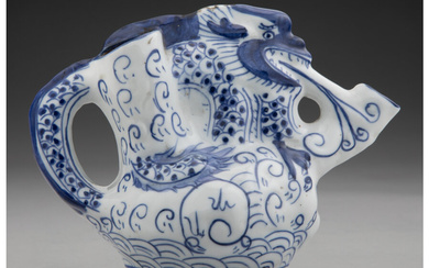 A Chiniese Blue and White Dragon-Form Teapot