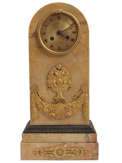 A FRENCH GILT-BRONZE MANTEL CLOCK, EARLY 19TH C