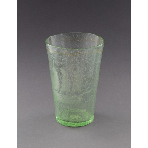 A GLASS VASE, 19TH CENTURY