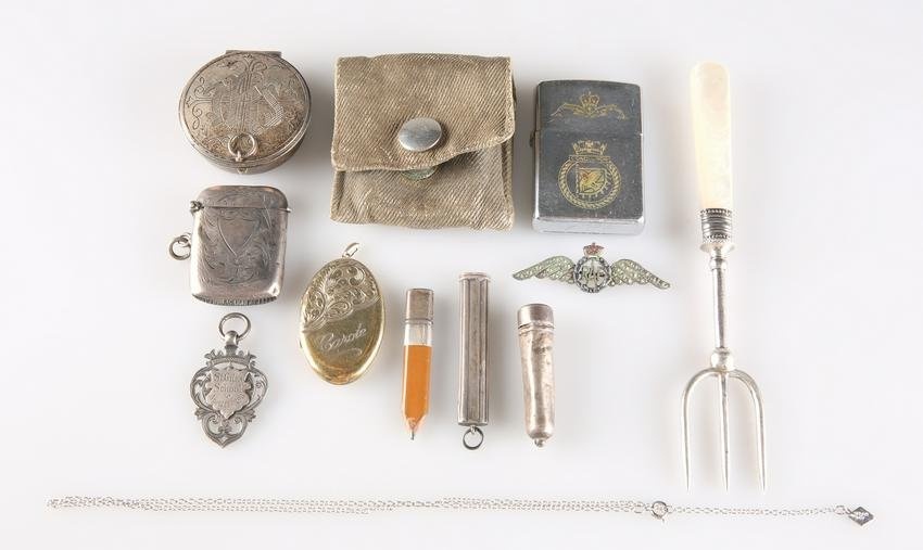 A GROUP OF ASSORTED SILVER ITEMS
