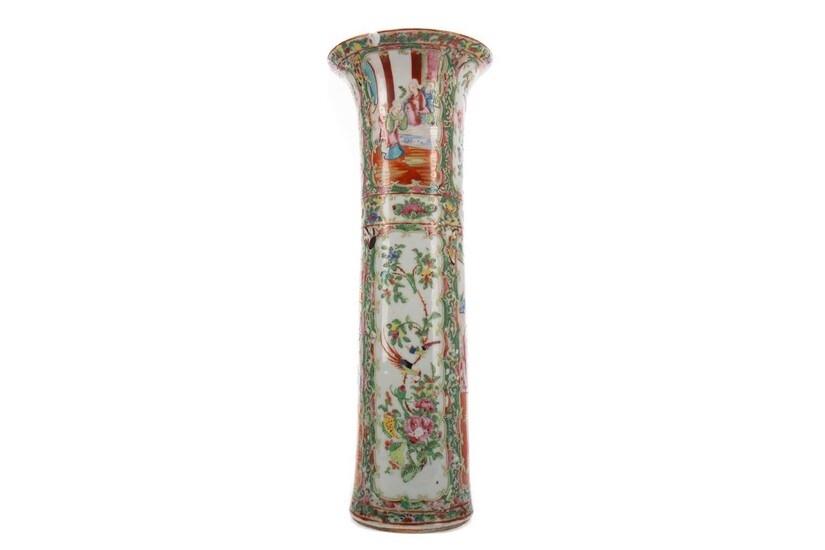 A LATE 19TH CENTURY CHINESE CANTON FAMILLE ROSE CYLINDRICAL VASE