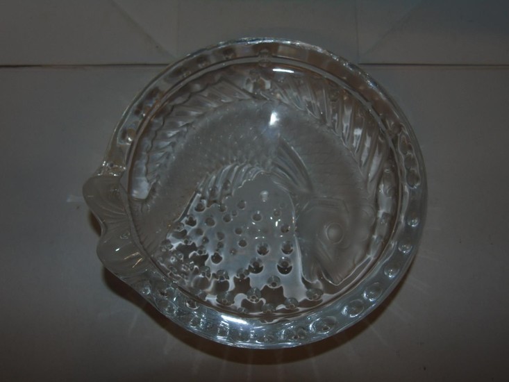 A Lalique France frosted & clear glass fish themed bowl