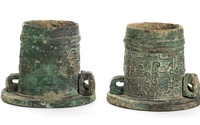 A PAIR OF BRONZE AXLE CAPS AND PINS, DOU China,...