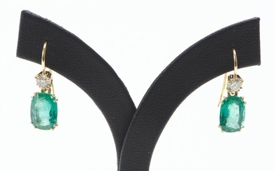 A PAIR OF EMERALD AND DIAMOND DROP EARRINGS IN 18CT GOLD, THE EMERALDS TOTALLING 3.65CTS AND DIAMONDS ESTIMATED 0.44CT, TO SHEPHERD...