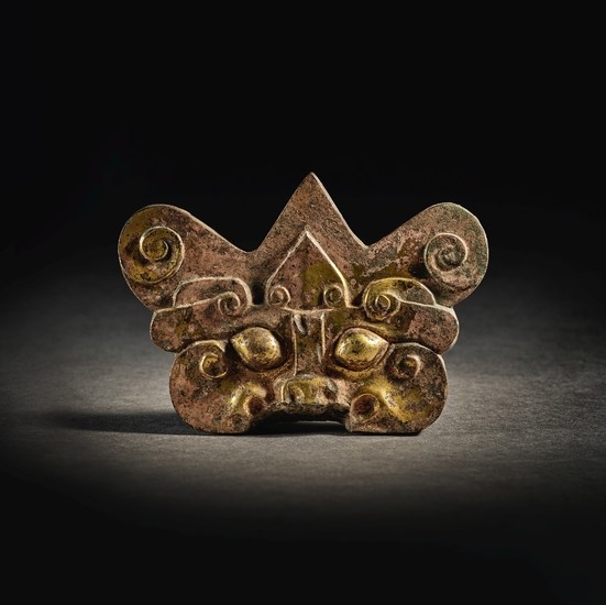 A RARE LARGE GILT-BRONZE 'MYTHICAL BEAST' FITTING WARRING STATES PERIOD - HAN DYNASTY