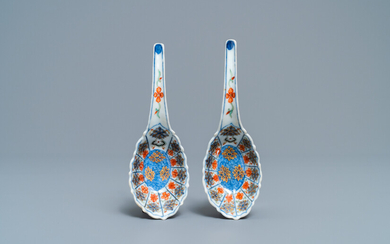 A pair of Chinese parcel-gilt doucai spoons, seal marks, 19th C.
