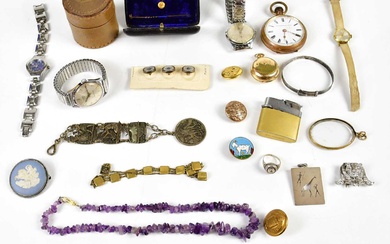 A quantity of assorted costume jewellery including necklaces, brooch, a...