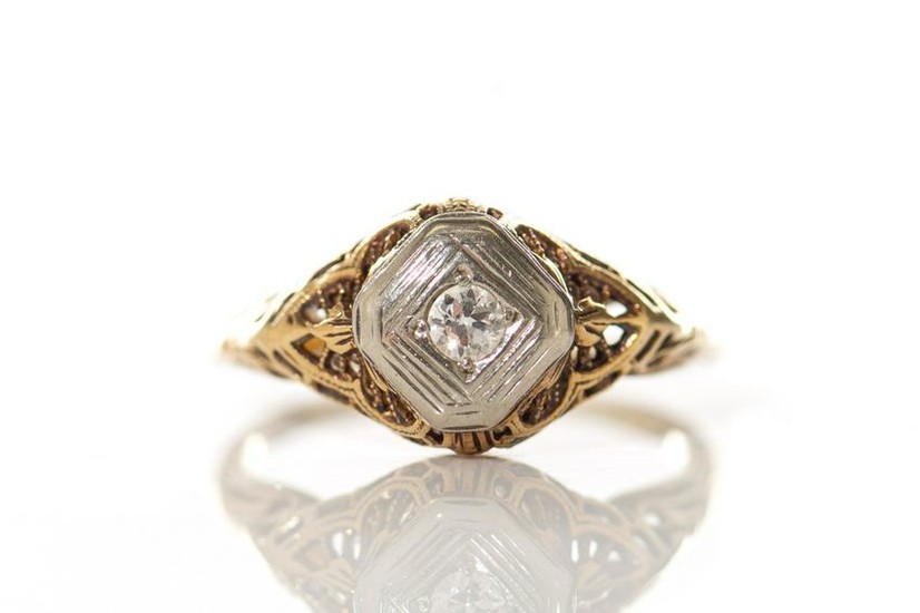 ANTIQUE GOLD AND DIAMOND RING, 3g