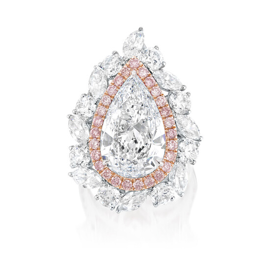 An Elegant Diamond and Coloured Diamond Ring