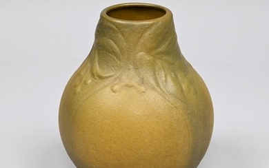 Arts&Crafts Virginia Creeper Vase,Van Briggle,1904