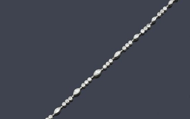 Bracelet with marquis and diamonds of approx. 4.87 ct