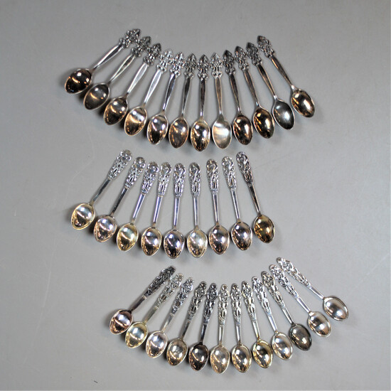 COFFEE SPOONS 33 pieces in silver 3 different models.