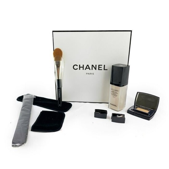 Chanel LOT 6 Makeup Lumiere Foundation Eyeshadow