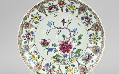 Chinese family rose plate Ø 22.2 cm.