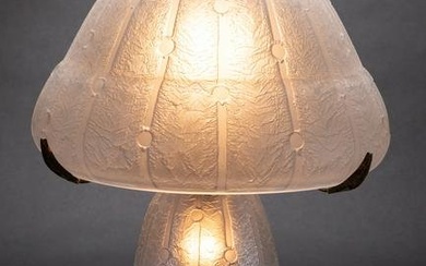 Daum Frères, table lamp, height 46 cm