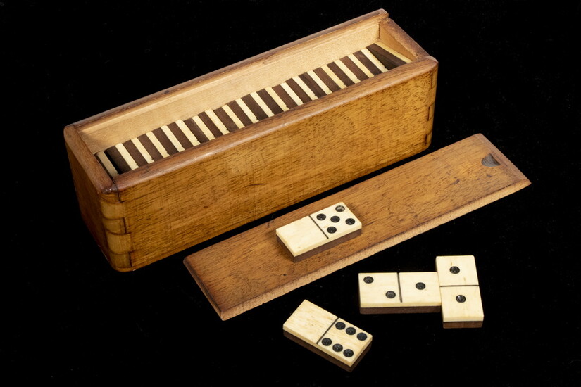 EARLY BOXED DOMINOES
