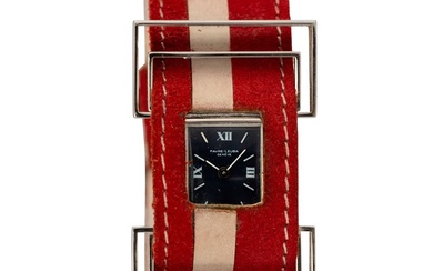 Favre Leuba, Eccentrico orologio di design anni '70 con cassa in metallo e cinturino passante, quadrante nero con numeri Romani, 30x22 mm