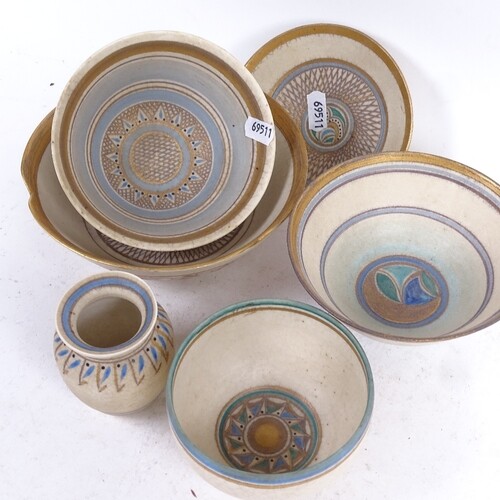 Emmie Philps (born 1918), 6 pieces of Studio pottery, includ...