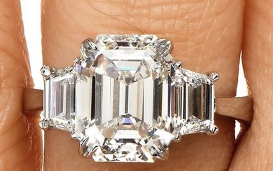 GIA 5.47cts Diamond I-VVS2 Engagement Diamond Three stone Ring
