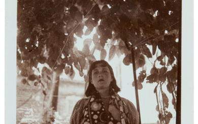 Henriette Theodora Markovitch, dite Dora MAAR 1907 - 1997 Autoportrait sous les arbres - Hôtel Vaste Horizon, Mougins, c. 1936-1937