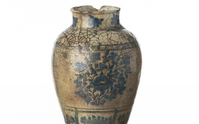 Islamic Safavid Mamluk period ceramic pot