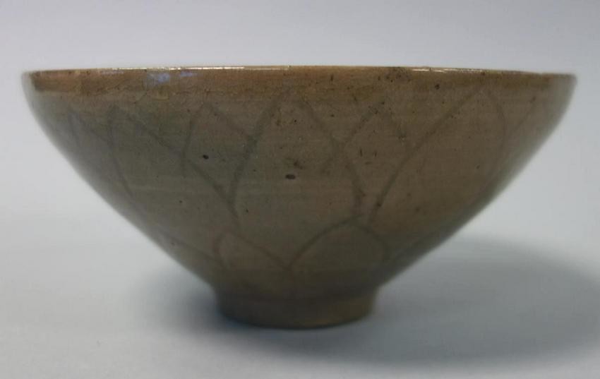 Korean Incised Celadon Porcelain Bowl