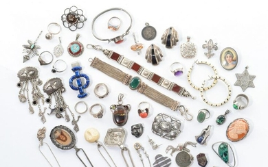 LARGE LOT OF ASSORTED SILVER & SILVERED JEWELLERY