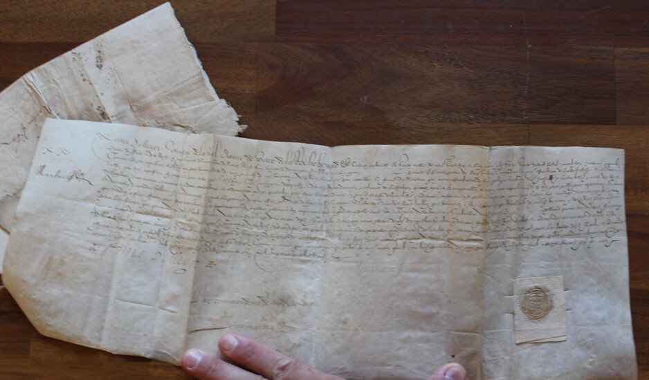 Lettre signée (lot de 2) - une rare lettre sur peau de vélin de Anne d'Alègre, comtesse de Laval. (Château de la Bretesche 1590-1591, Loire-Atlantique, Nantes, Guerre de la Ligne, Henri IV)